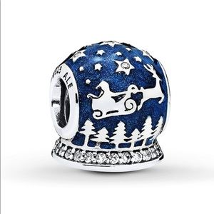 ❤️Pandora Christmas night snowball blue charm